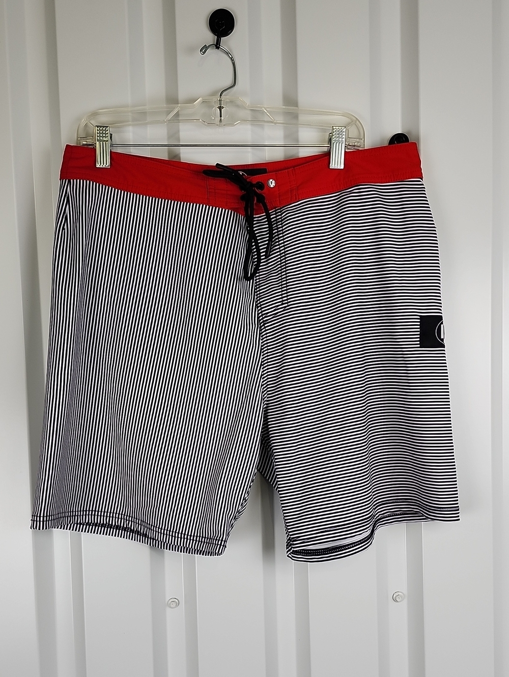 IPD Men's Static Fit 1 Red Trim Black White Striped Board Shorts Size 34 Swim